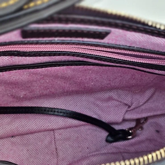 Dooney & Bourke Bag  Croco Embossed Leather  Handbag Purse J26917468 - Picture 8 of 16